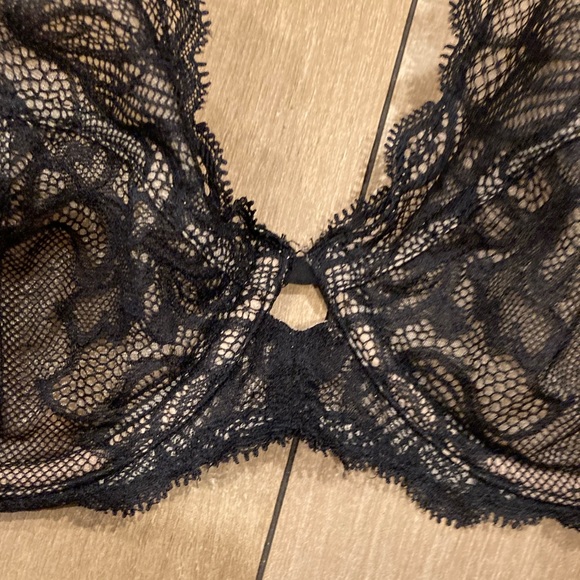 Size 32C Lace Bra - Picture 6 of 12
